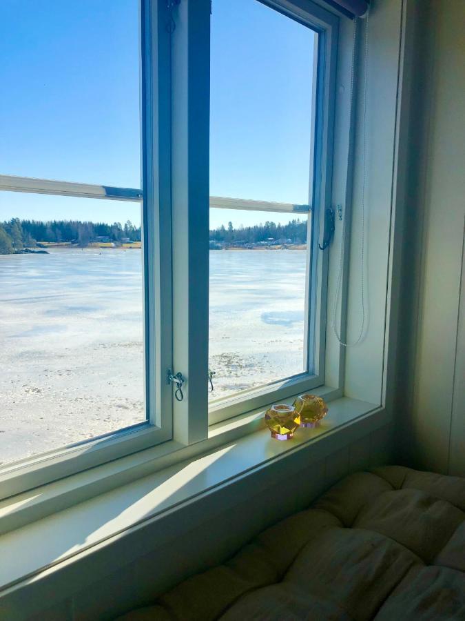 Lyseren Waterfront Cabin Omberg Bagian luar foto
