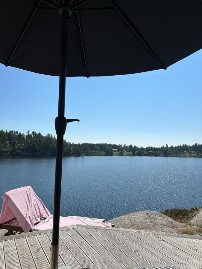 Lyseren Waterfront Cabin Omberg Bagian luar foto